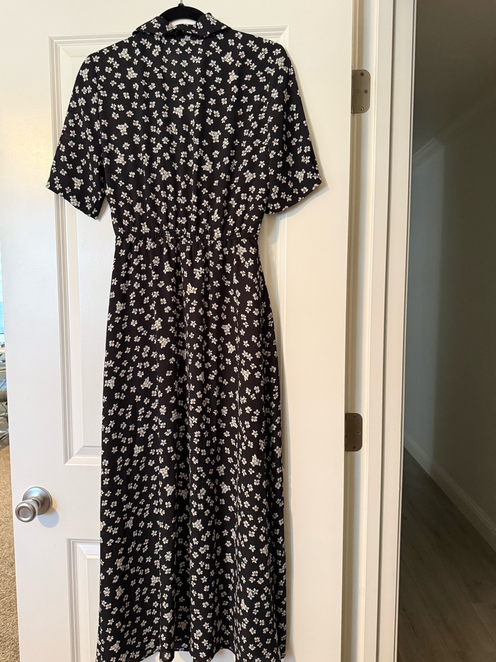 Black Floral Button-Front Midi Dress - Classic Women's Dress